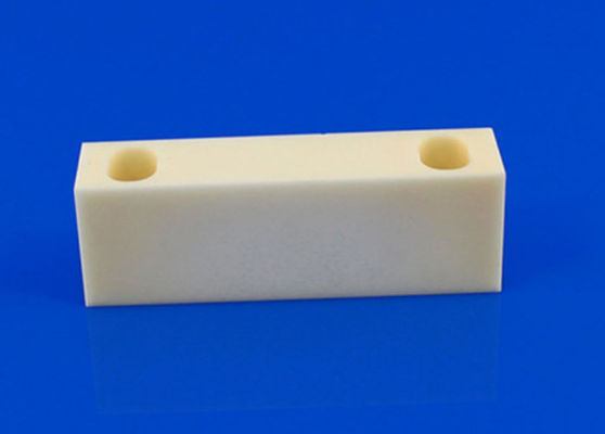 Isolierender keramischer Ziegelstein-bearbeitbarer keramischer Block L Form mit Schritt-Bohrschraube-Loch